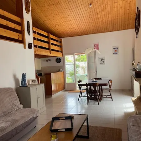 Maison Mitoyenne A Pres De La - 4 Personnes - Fr-1-823-149 Barbâtre