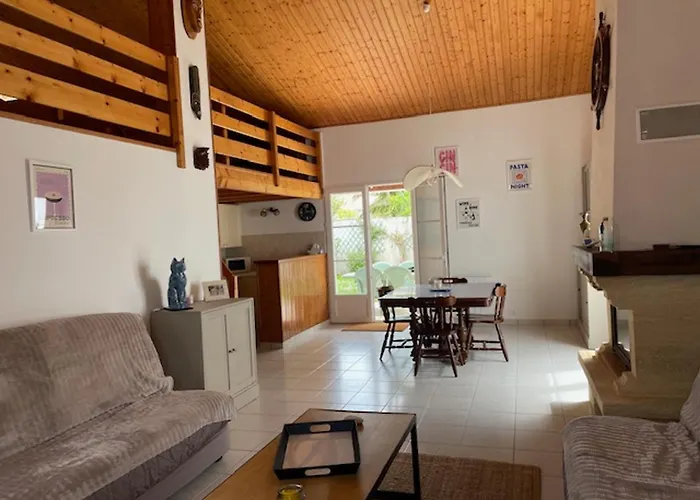 Maison Mitoyenne A Pres De La - 4 Personnes - Fr-1-823-149 Barbâtre