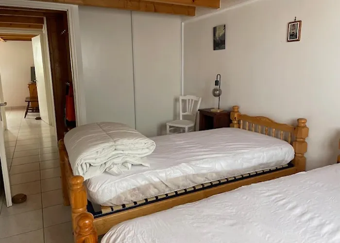 Maison Mitoyenne A Pres De La - 4 Personnes - Fr-1-823-149