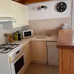 Maison Mitoyenne A Pres De La - 4 Personnes - Fr-1-823-149 Holiday home *