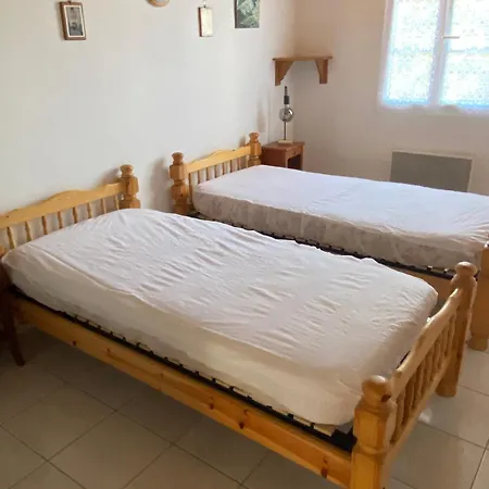 Maison Mitoyenne A Pres De La - 4 Personnes - Fr-1-823-149 Holiday home *