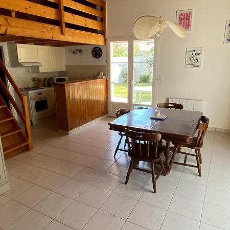 Maison Mitoyenne A Pres De La - 4 Personnes - Fr-1-823-149 *