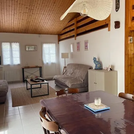 Maison Mitoyenne A Pres De La - 4 Personnes - Fr-1-823-149 Holiday home