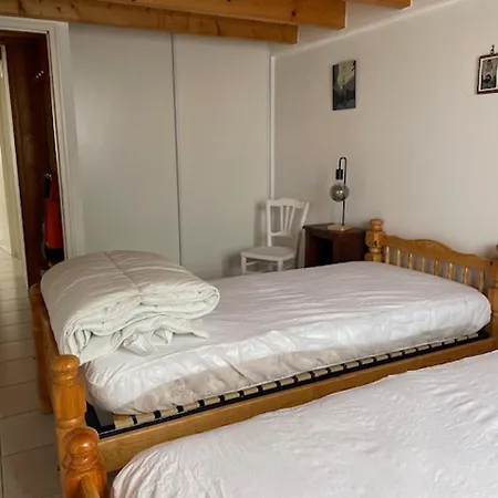 Maison Mitoyenne A Pres De La - 4 Personnes - Fr-1-823-149
